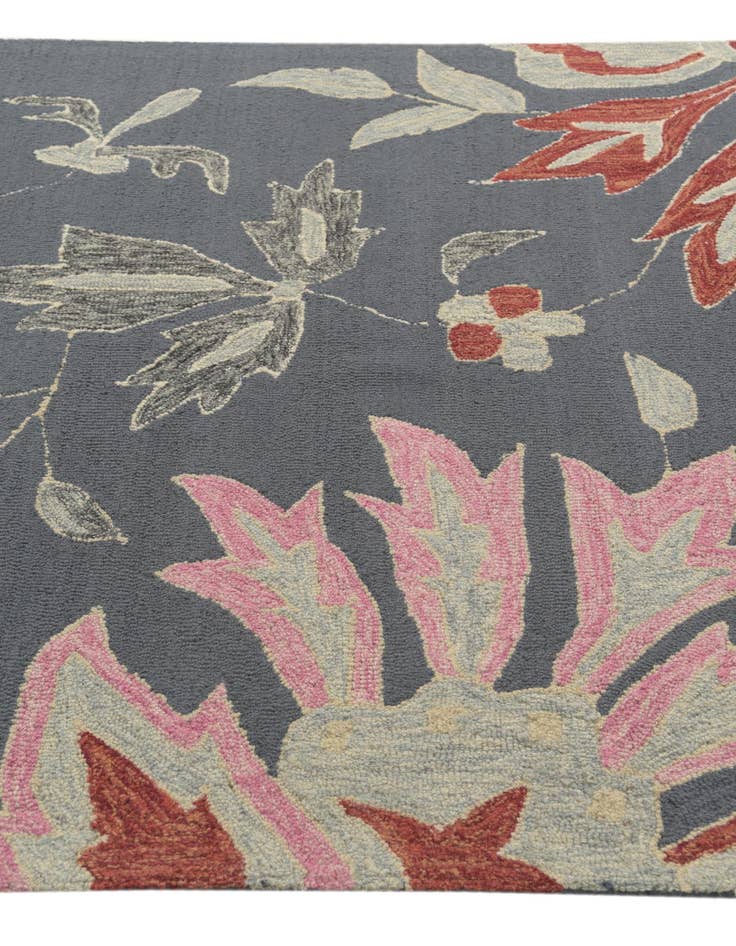 Detail image of  5' 1 x 8' 1 Agra Wool Rug