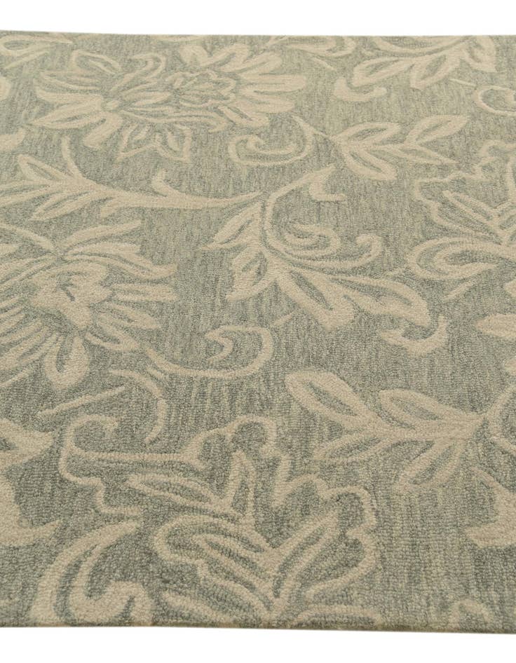 Detail image of  5' x 8' Agra Wool Rug