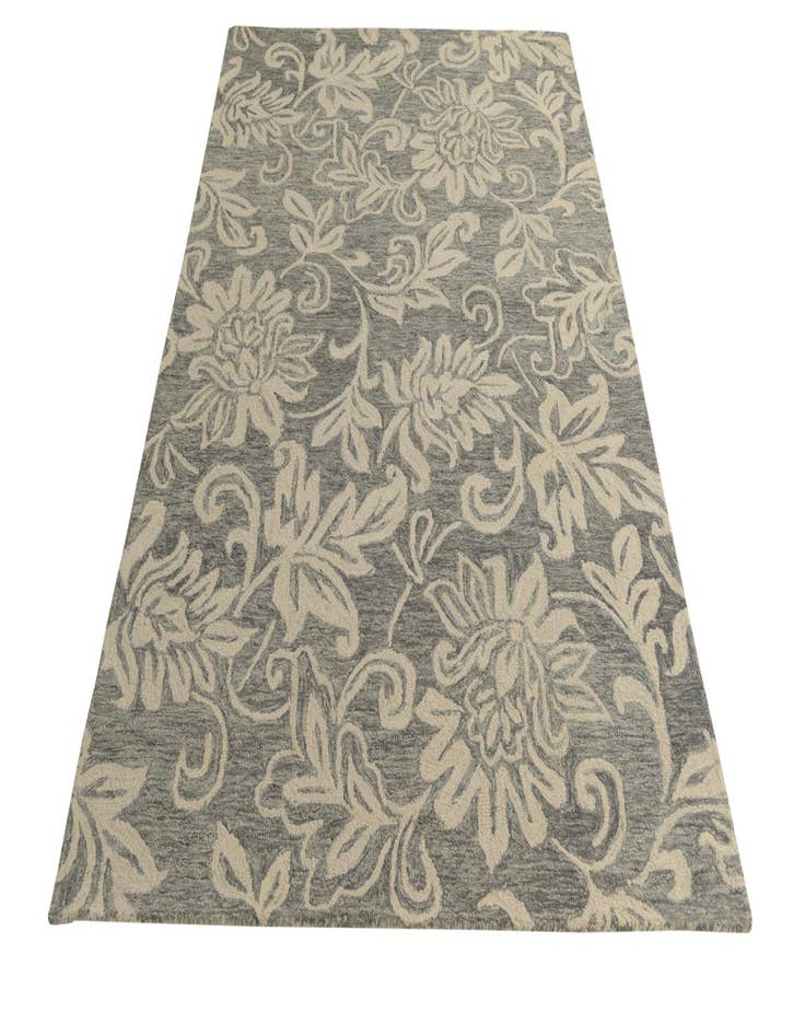 Detail image of  5' 1 x 8' Agra Wool Rug