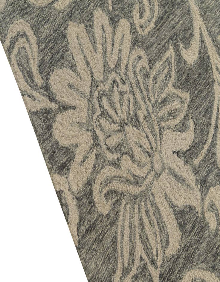 Detail image of  5' 1 x 8' Agra Wool Rug