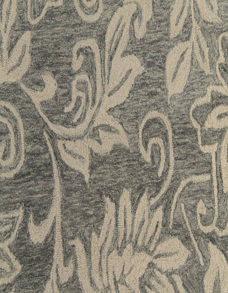 Detail image of  5' 1 x 8' Agra Wool Rug