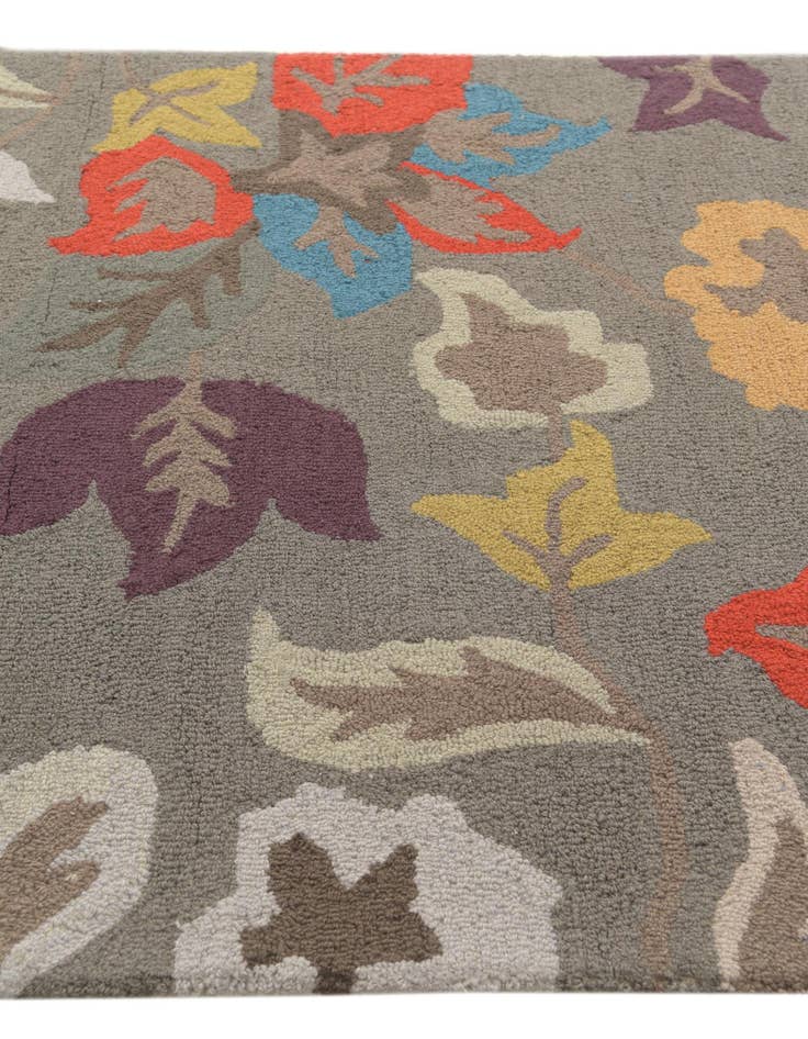 Detail image of  4' x 6' Agra Wool Rug