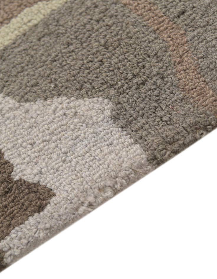 Detail image of  4' x 6' Agra Wool Rug