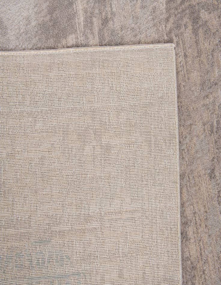 Detail image of  4' 10 x 8' Alexis Rug