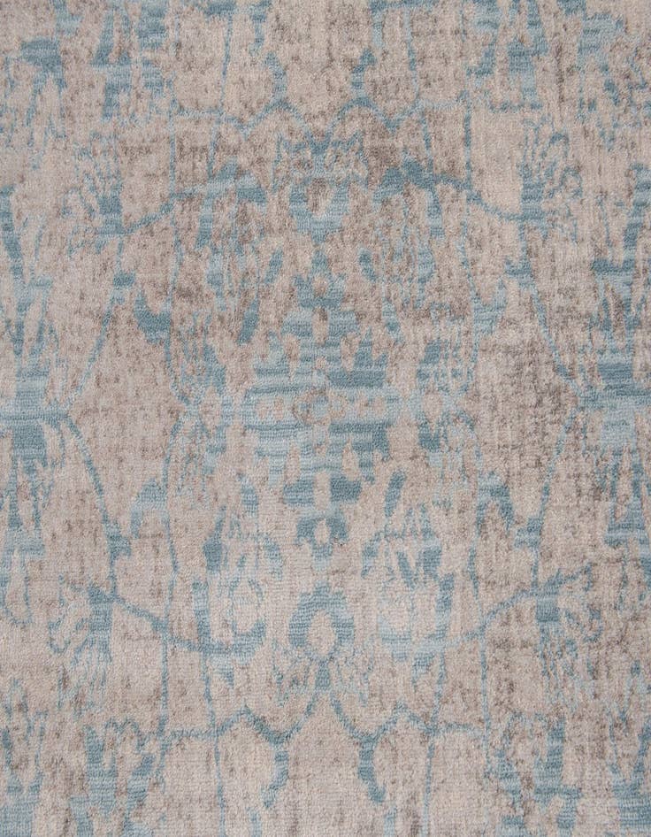 Detail image of  4' 10 x 8' Alexis Rug