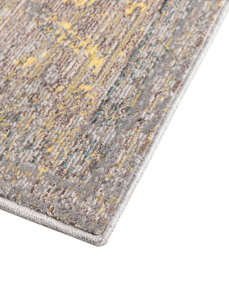 Detail image of  4' 7 x 6' 7 Alexis Rug