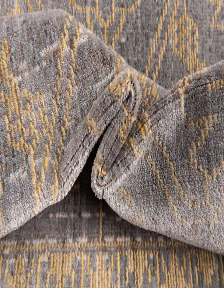 Detail image of  4' x 6' Alexis Rug