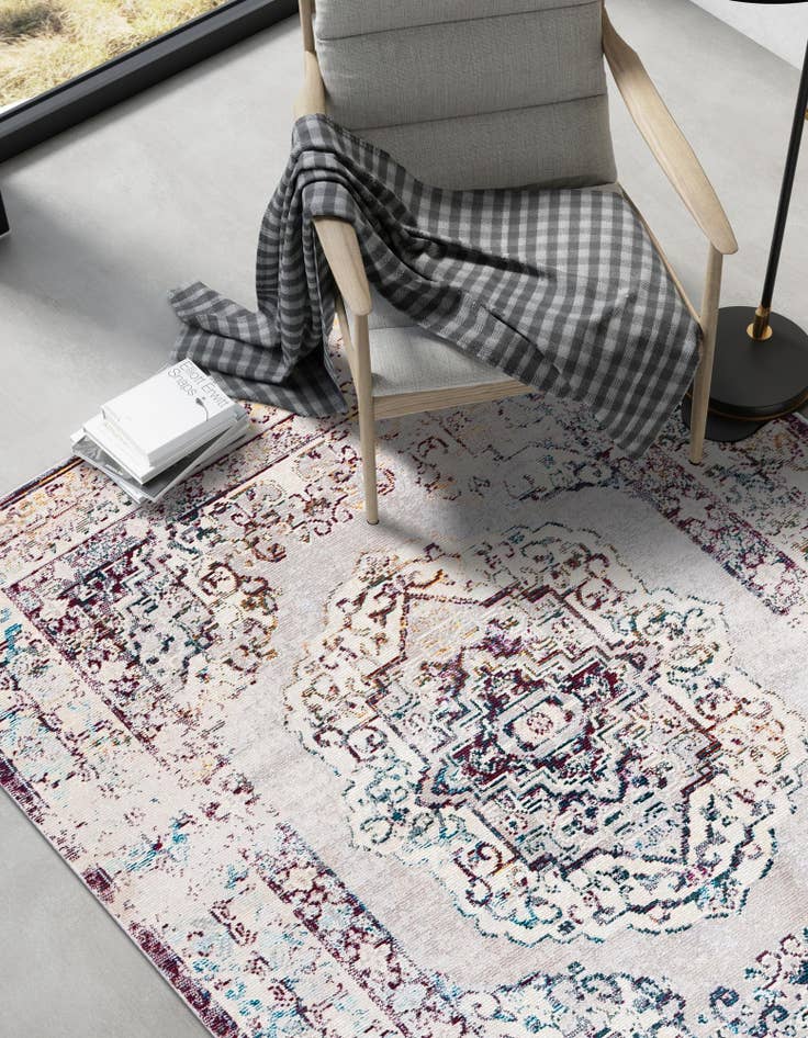 Detail image of  9' x 12' 2 Amulet Rug