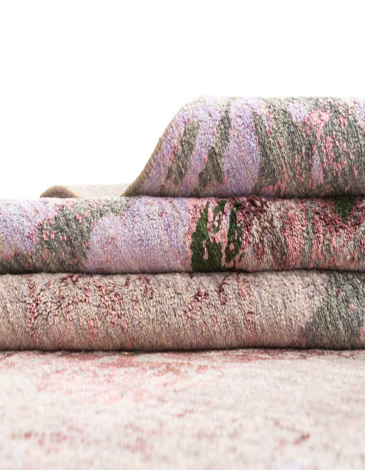 Detail image of  6' 4 x 10'  Hand Knotted Anar Rug