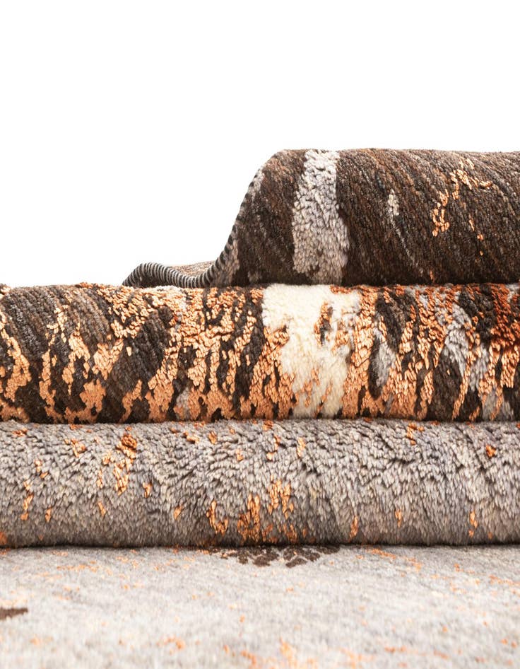 Detail image of  6' 6 x 9' 11  Hand Knotted Anar Rug