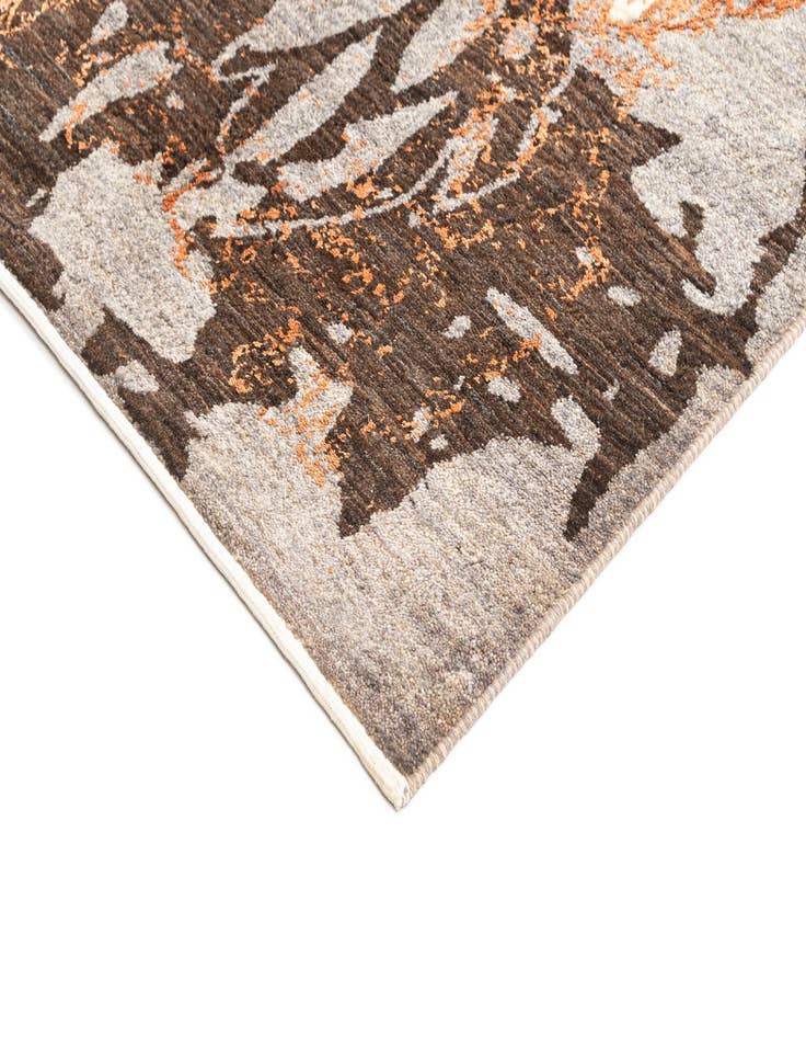 Detail image of  6' 6 x 9' 11  Hand Knotted Anar Rug