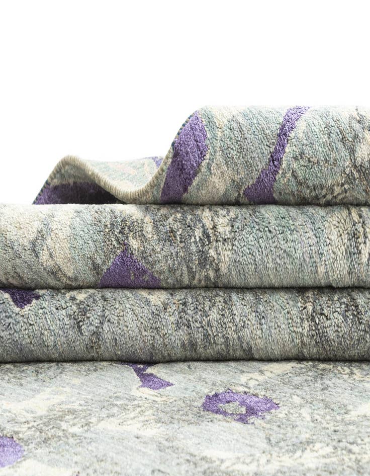 Detail image of  6' 4 x 9' 9  Hand Knotted Anar Rug