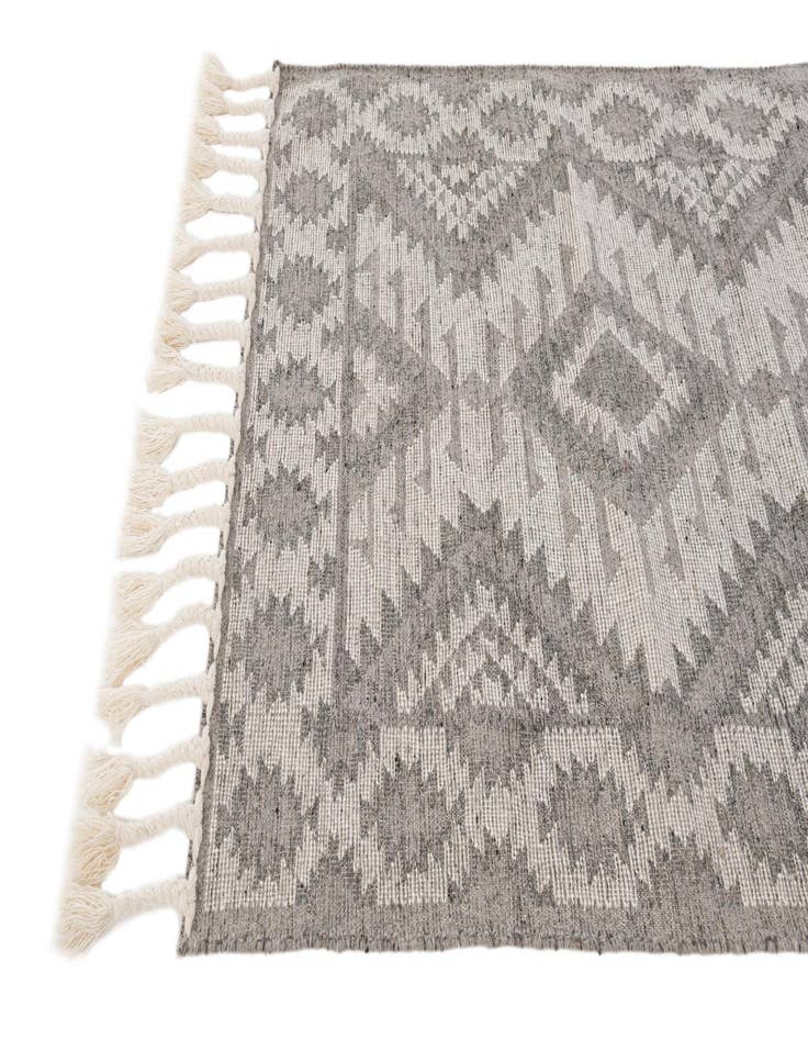 Detail image of  4' x 6' 9  Hand Woven Arizona Wool Rug