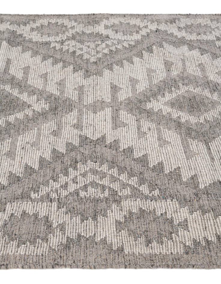 Detail image of  4' x 6' 9  Hand Woven Arizona Wool Rug
