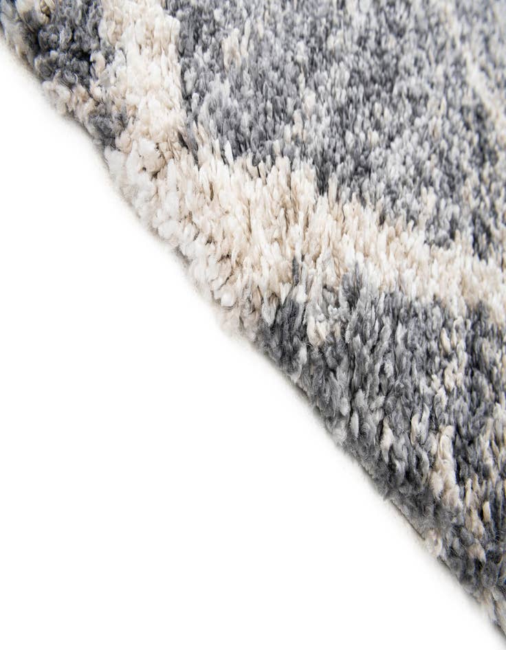 Detail image of 5' 4 x 7' 6 Athena Shag Rug