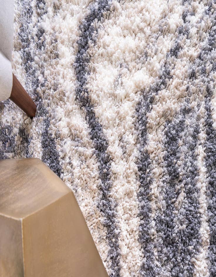 Detail image of  4' x 6' Athena Shag Rug