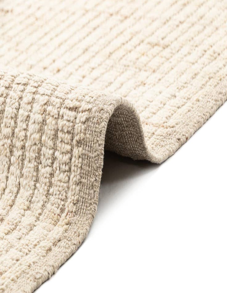 Detail image of  2' 7 x 10' 2  Hand Knotted Beni Marok Rug