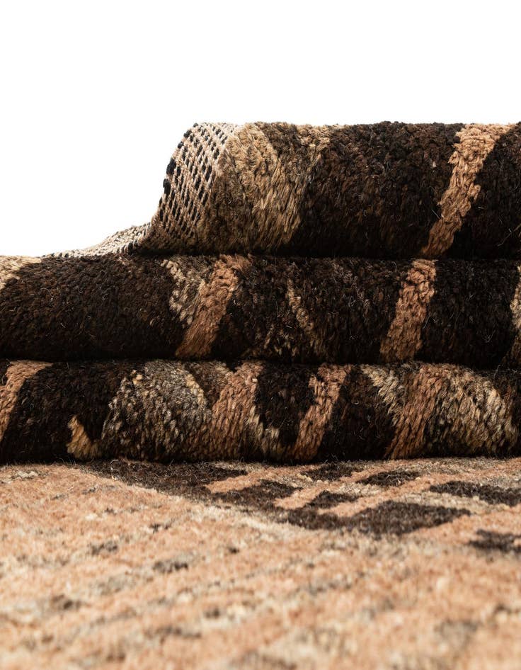 Detail image of  8' 6 x 10'  Hand Knotted Beni Marok Rug