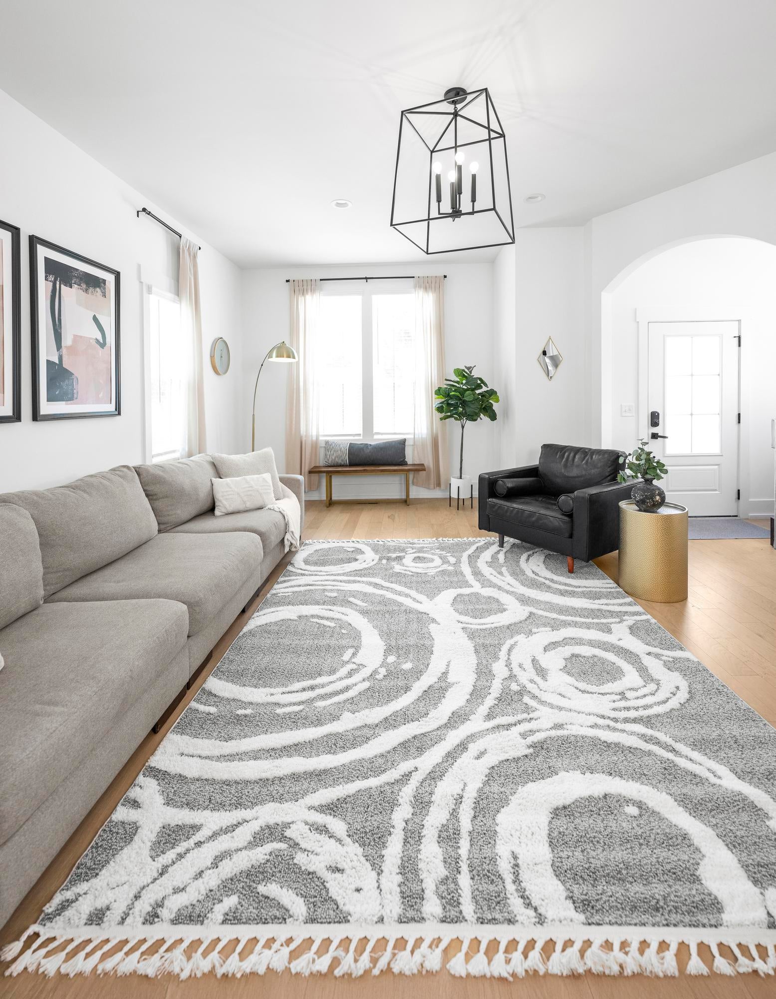 Gray 2' x 3' Boho Rug