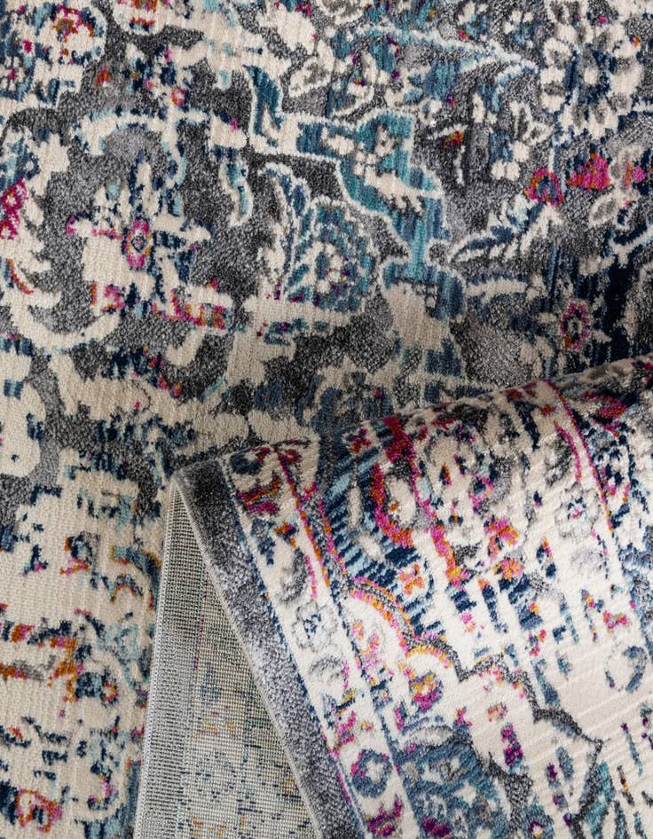 Detail image of  5' x 7' 10 Budapest Rug