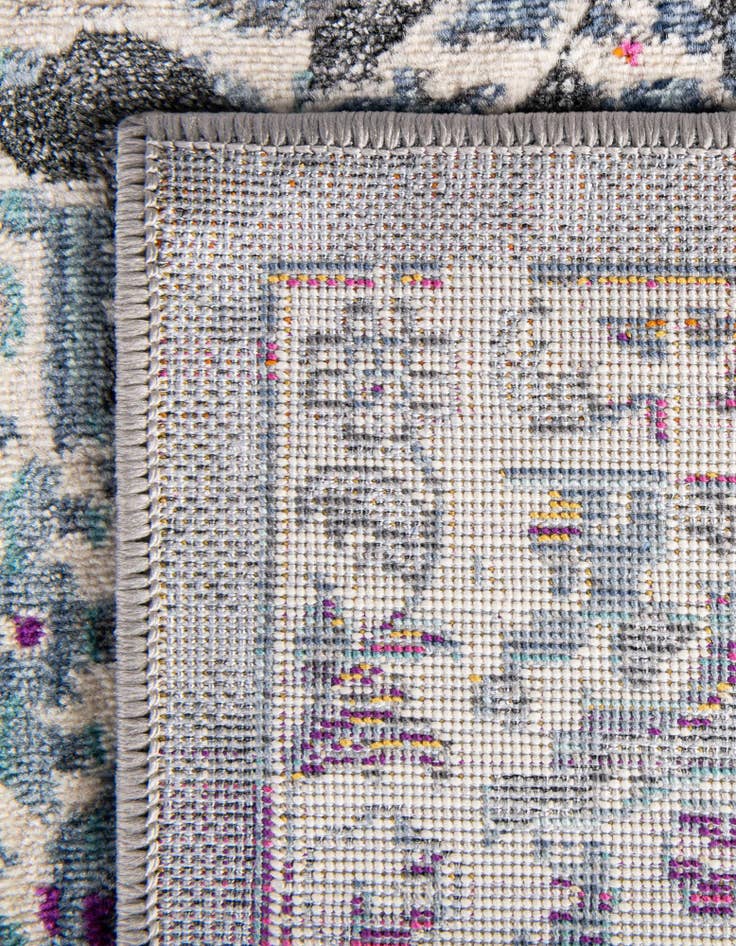 Detail image of  5' x 7' 10 Budapest Rug