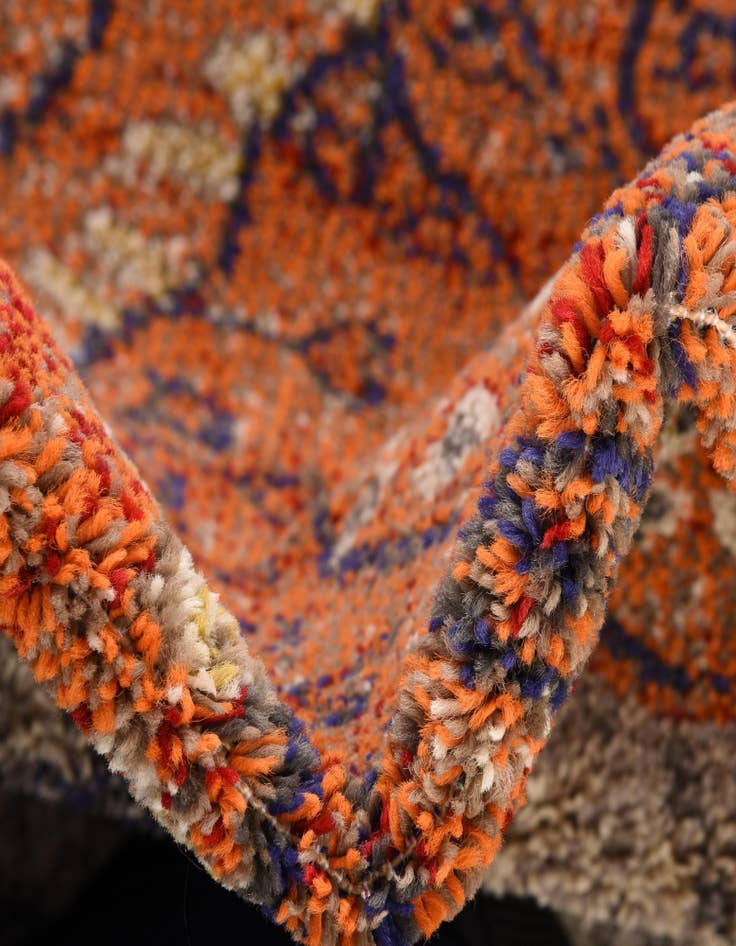 Detail image of  5' x 8'  Washable Carnevale Rug