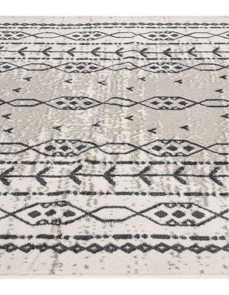 Detail image of  5' 3 x 7' 8 Caspian Rug