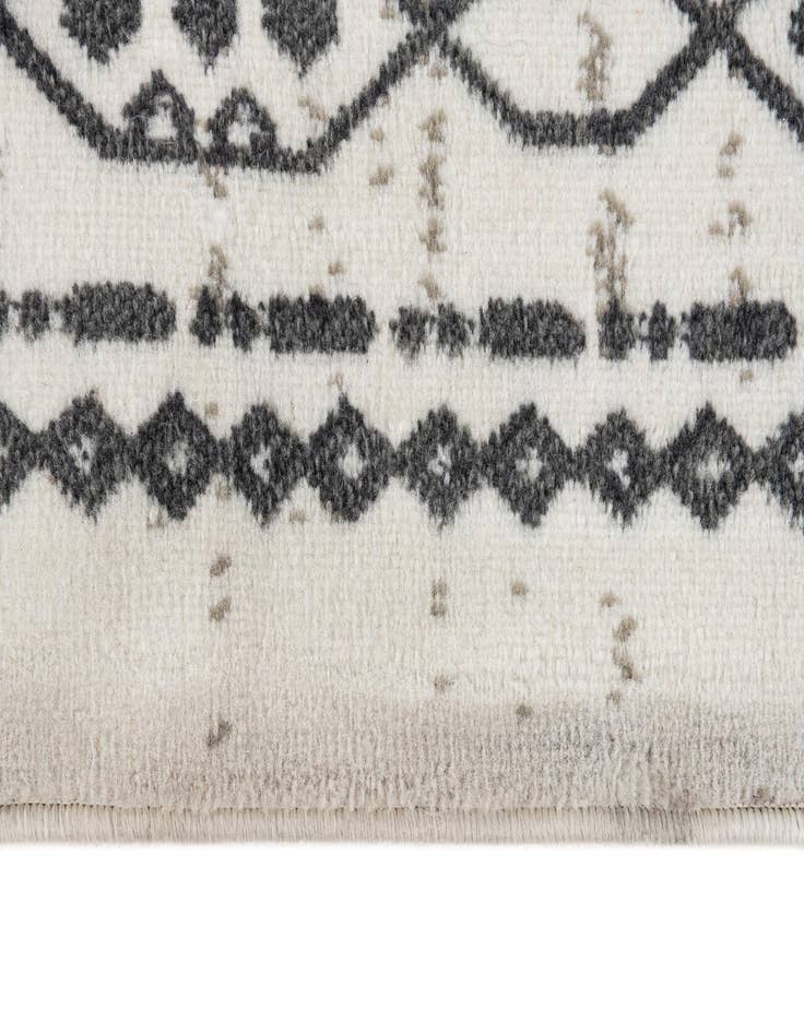 Detail image of  5' 3 x 7' 8 Caspian Rug