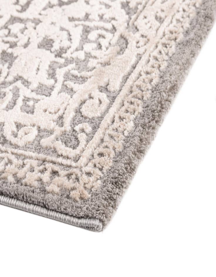 Detail image of  5' 3 x 7' 7 Caspian Rug