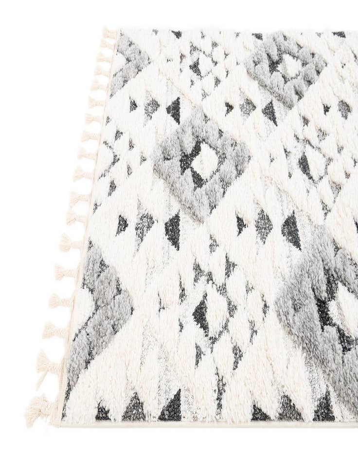 Detail image of  4' x 6' Cherokee Rug