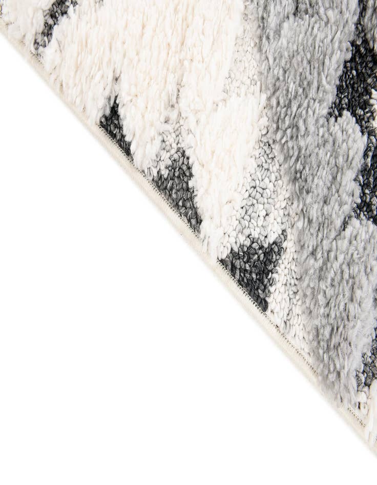 Detail image of  4' x 6' Cherokee Rug