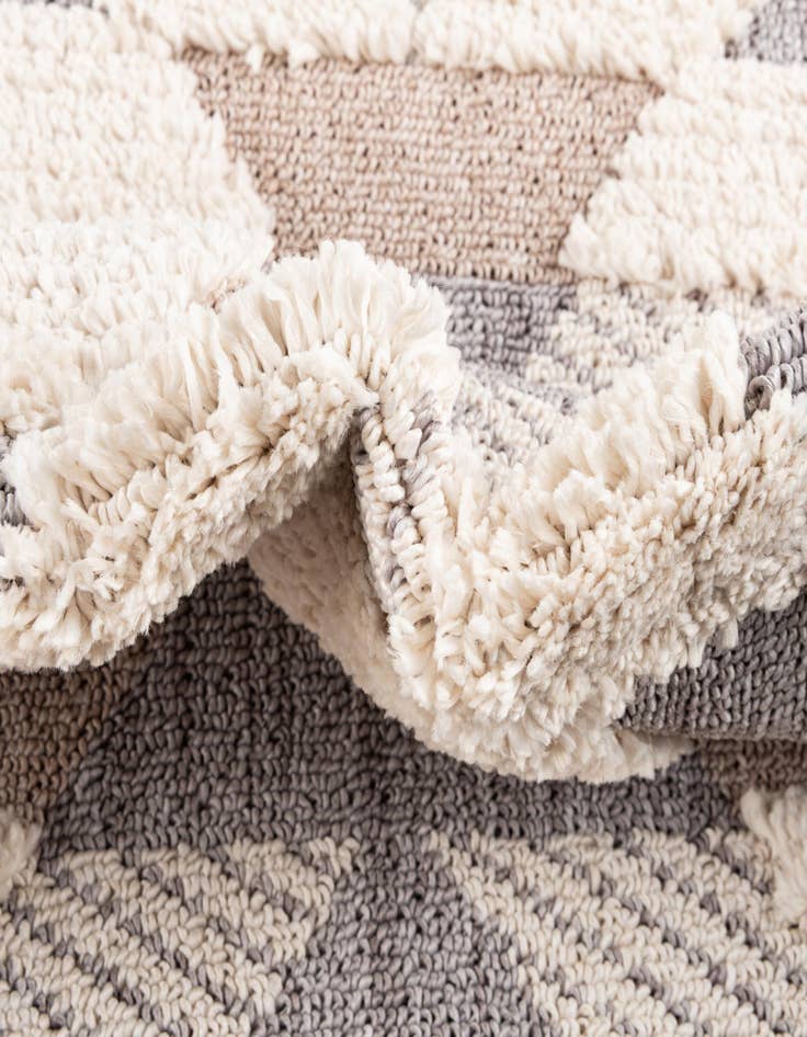 Detail image of  4' x 6' Cherokee Rug