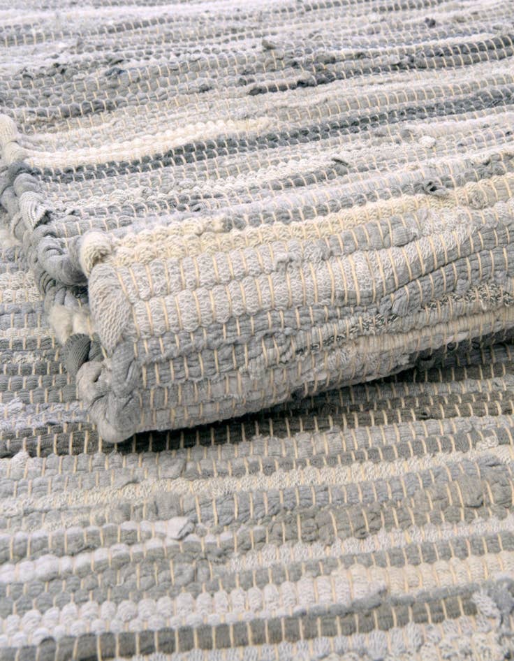 Detail image of  2' 2 x 3'  Hand Woven Chindi Cotton Rug