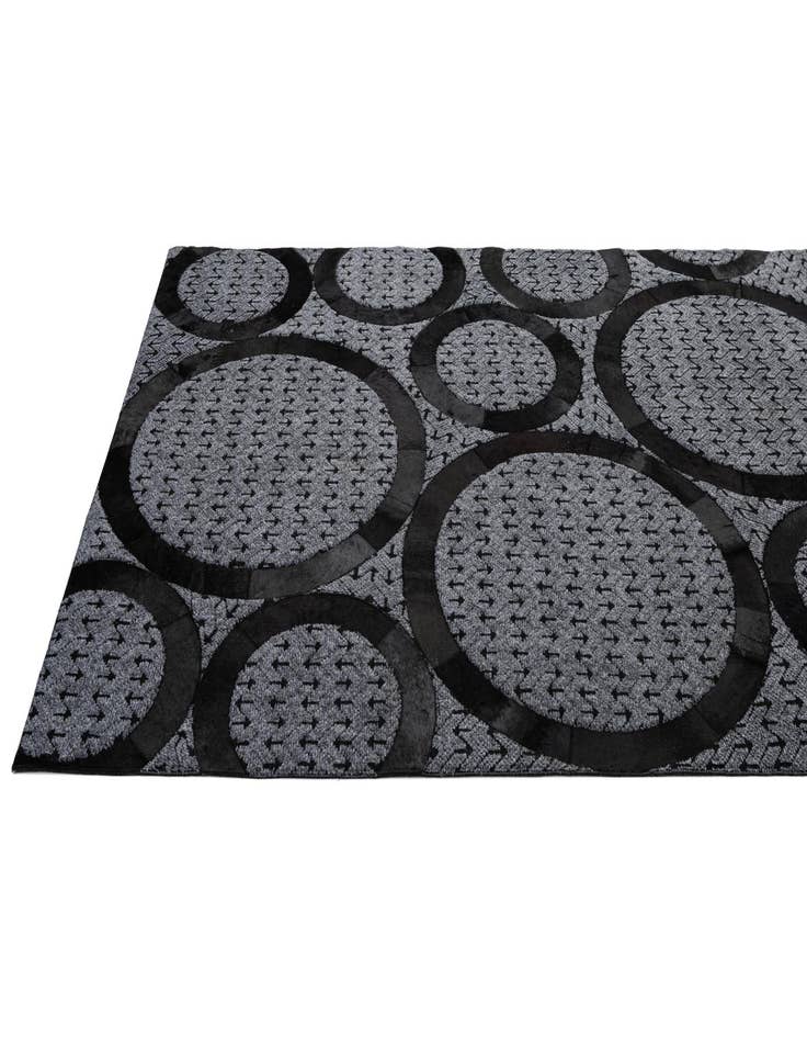 Detail image of  5' 1 x 8' Cowhide - Patchwork Rug