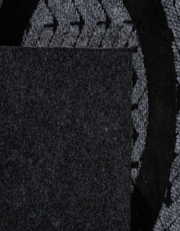 Detail image of  5' 1 x 8' Cowhide - Patchwork Rug