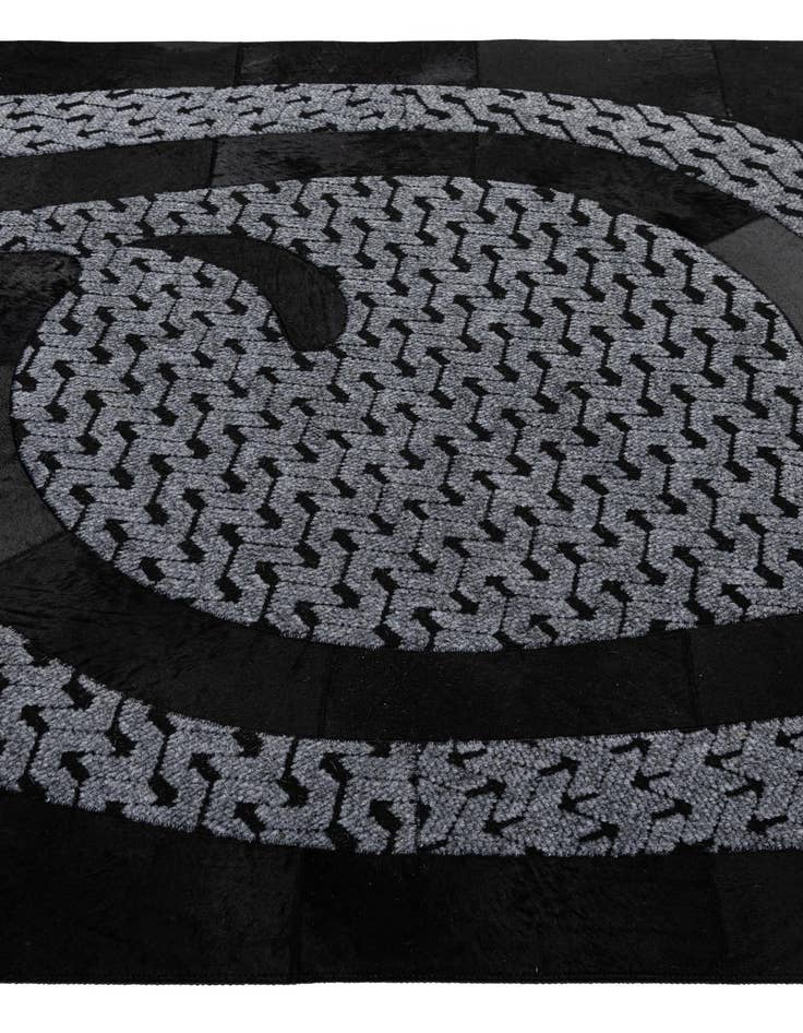 Detail image of  5' x 8' Cowhide - Patchwork Rug