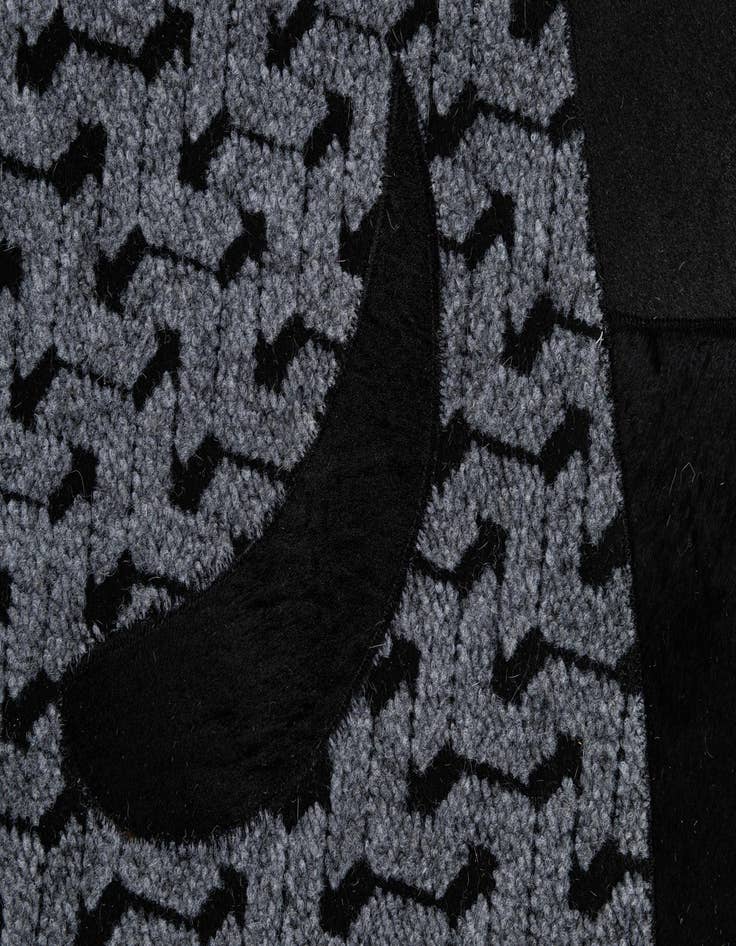 Detail image of  5' x 8' Cowhide - Patchwork Rug