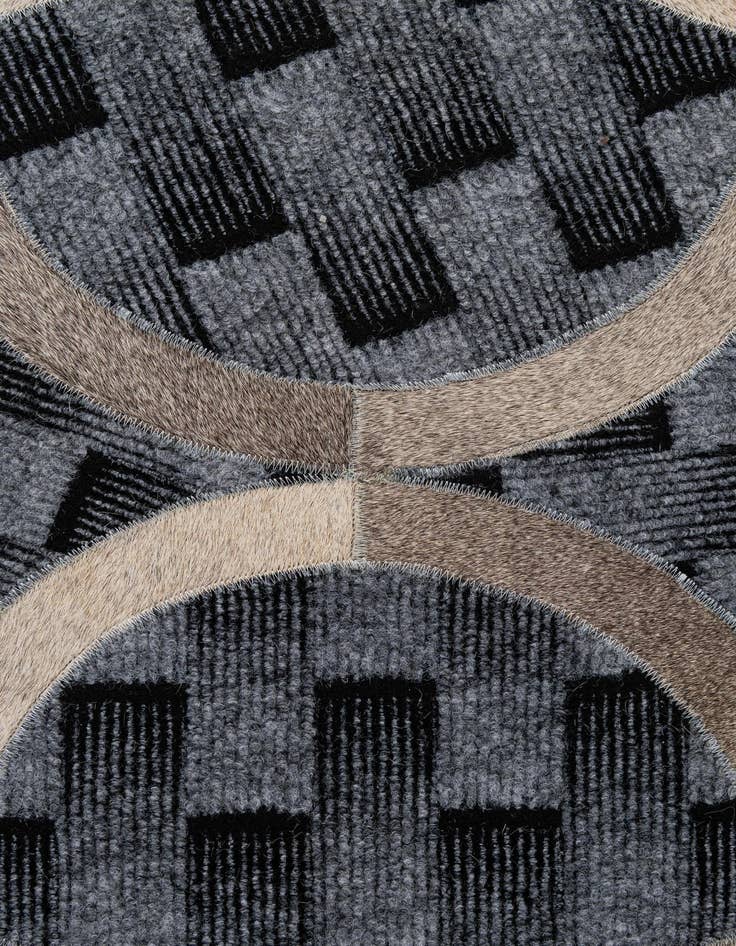 Detail image of  4' 11 x 8' Cowhide - Patchwork Rug