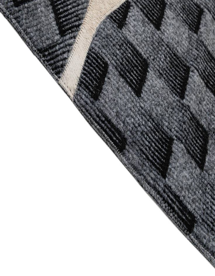 Detail image of  5' 2 x 8' Cowhide - Patchwork Rug