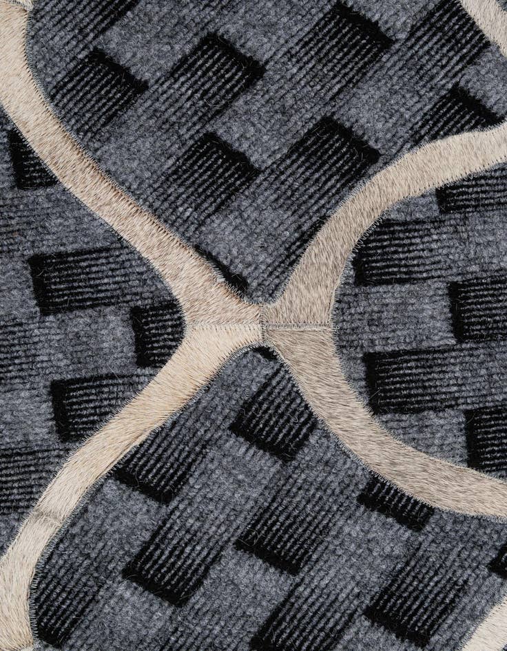 Detail image of  5' 2 x 8' Cowhide - Patchwork Rug