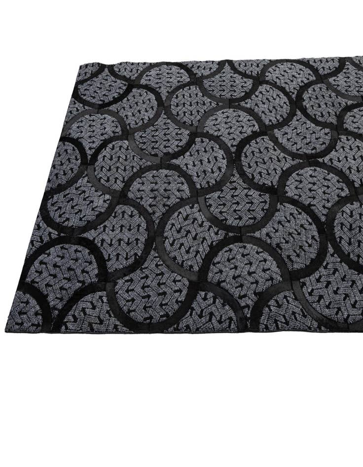 Detail image of  5' x 7' 11 Cowhide - Patchwork Rug