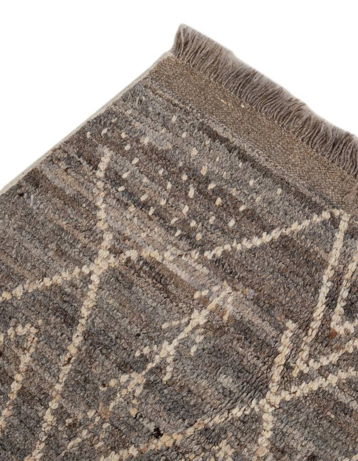 Detail image of  6' 10 x 9' 10  Hand Knotted Darya Wool Rug