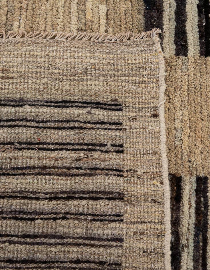 Detail image of  8' 2 x 9' 11  Hand Knotted Darya Wool Rug