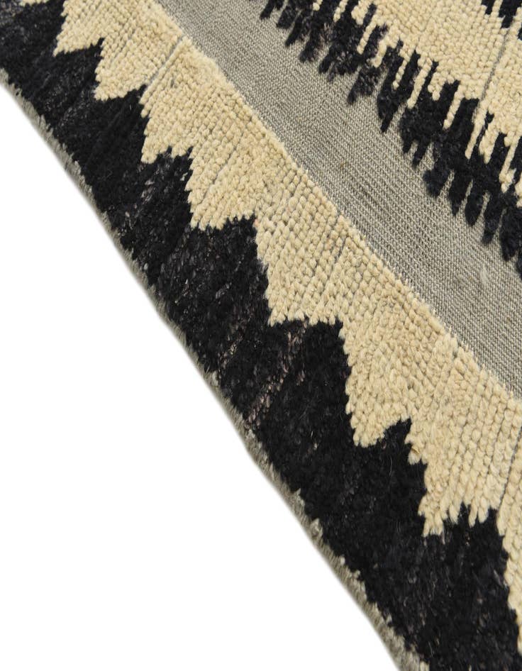 Detail image of  8' x 10' 6  Hand Knotted Darya Wool Rug