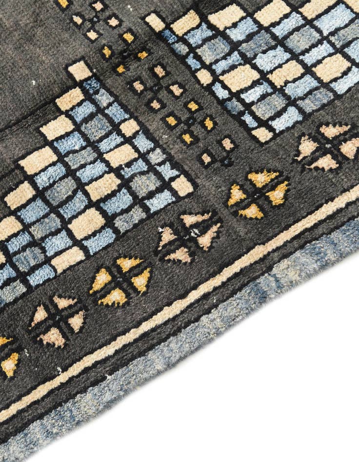 Detail image of  6' 7 x 9' 10  Hand Knotted Darya Rug