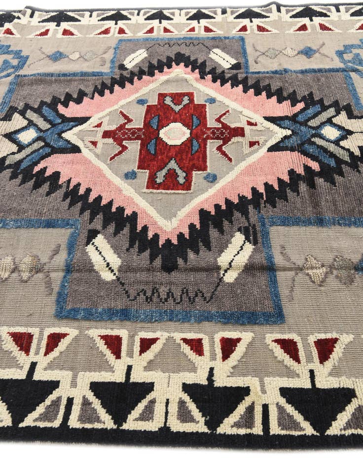 Detail image of 7' 9 x 10' 6 Hand Knotted Darya Wool Rug