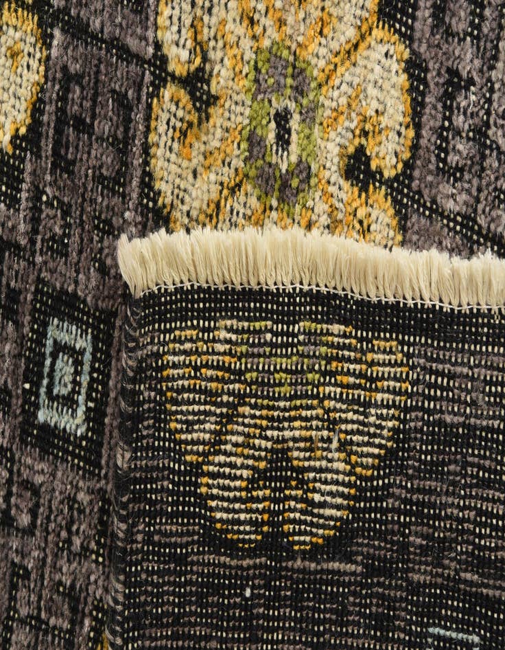 Detail image of  8' x 10' 3  Hand Knotted Darya Wool Rug