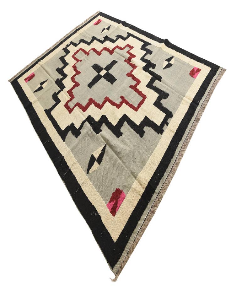 Detail image of  8' 2 x 10' 7  Hand Knotted Darya Wool Rug