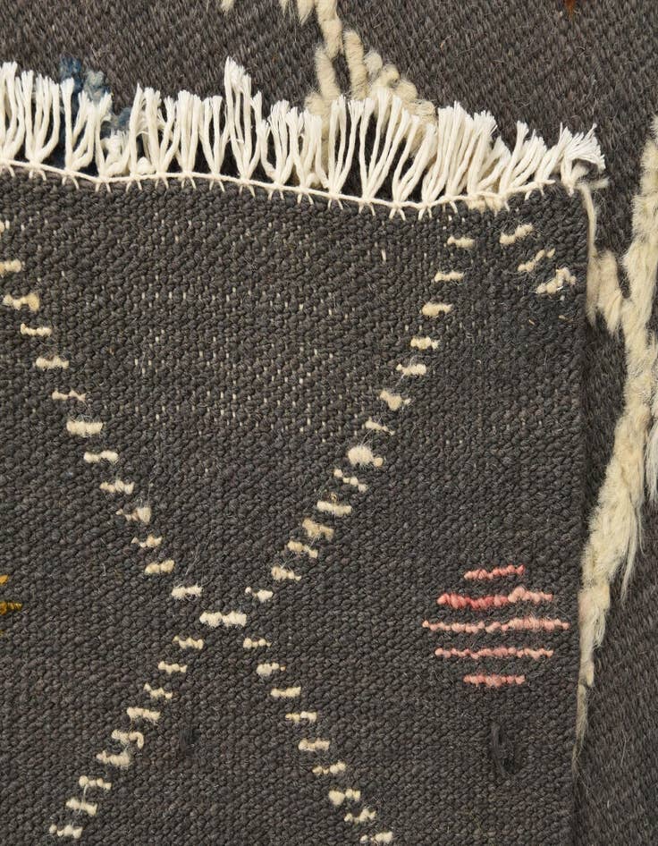 Detail image of  5' 3 x 7' 1  Hand Knotted Darya Wool Rug