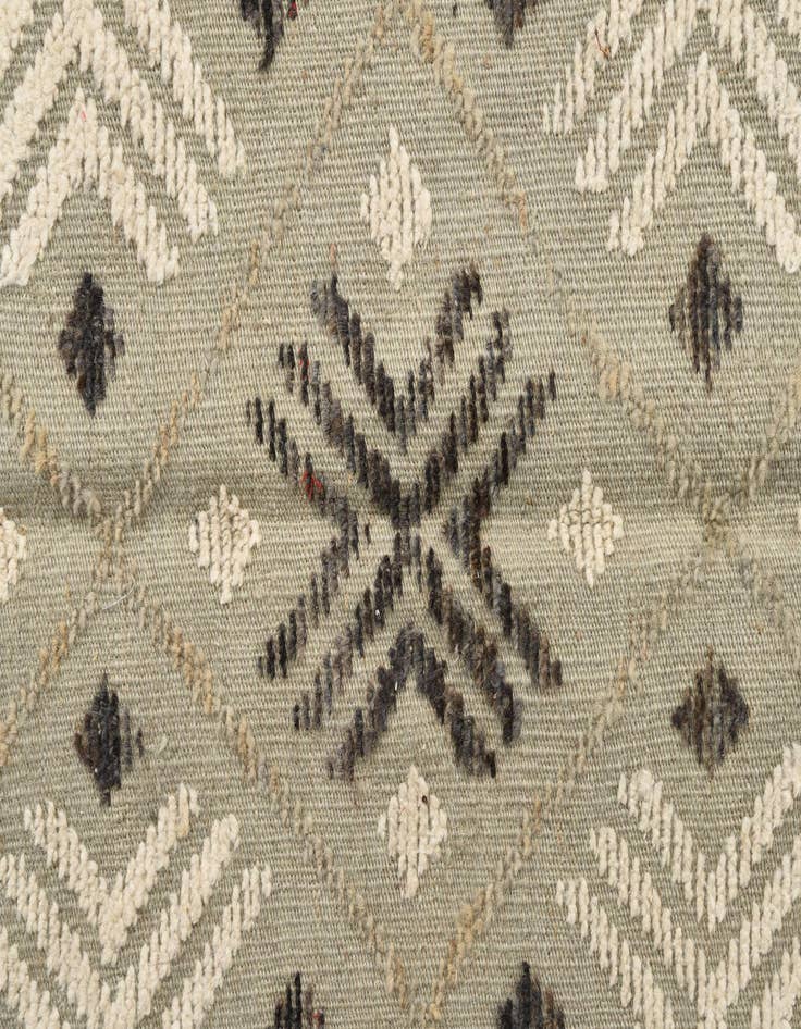 Detail image of  8' 9 x 12' 3  Hand Knotted Darya Wool Rug